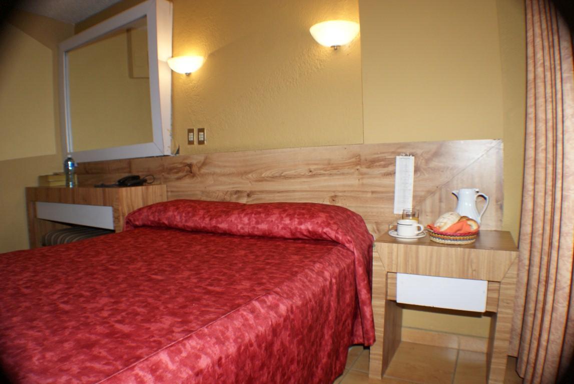 Hotel Universo Гуадалахара Екстериор снимка