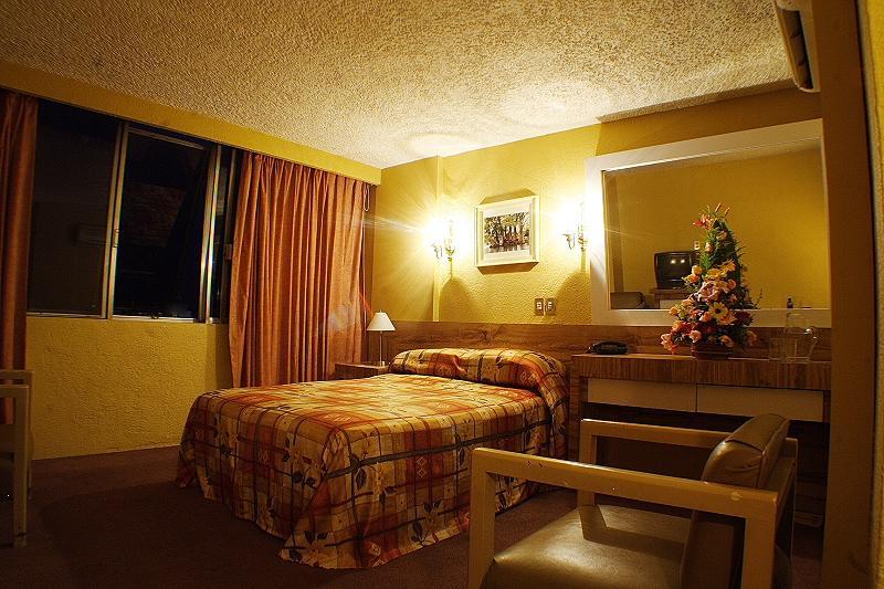 Hotel Universo Гуадалахара Екстериор снимка