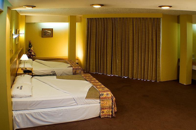 Hotel Universo Гуадалахара Екстериор снимка